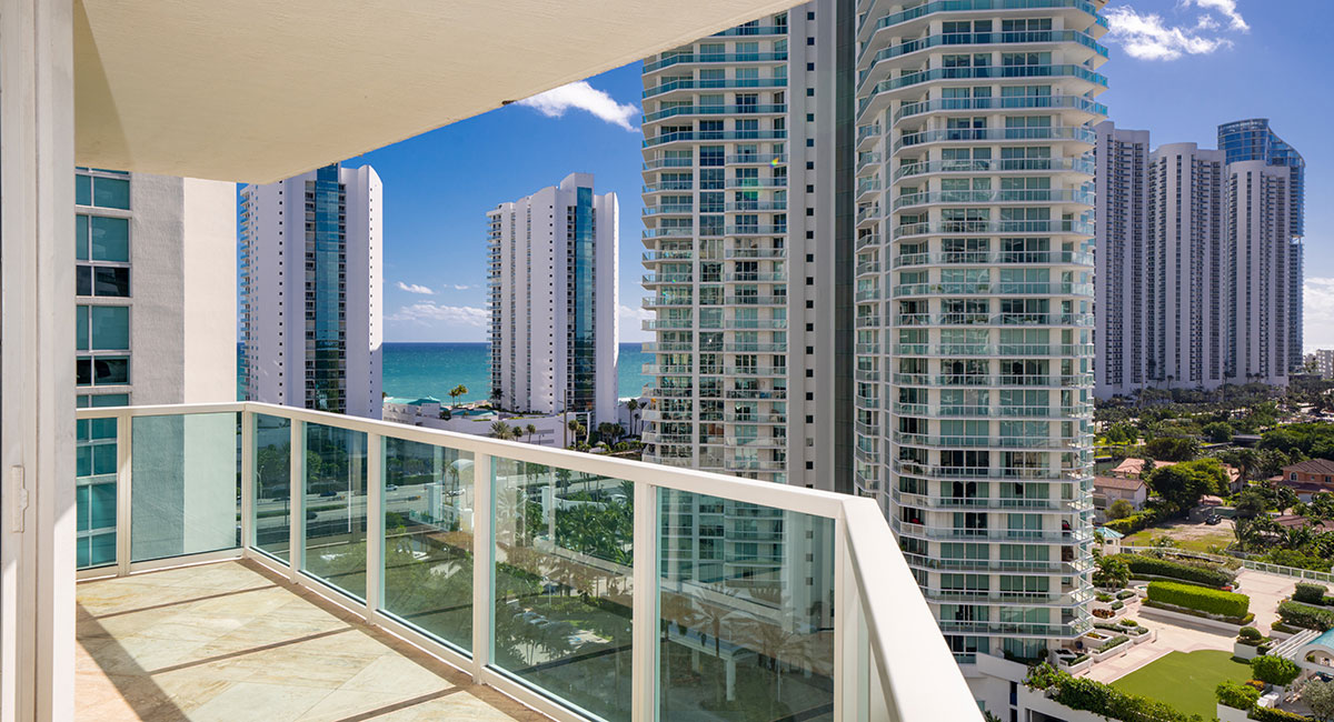 Realty Advantage 22 Realty Advantage 11