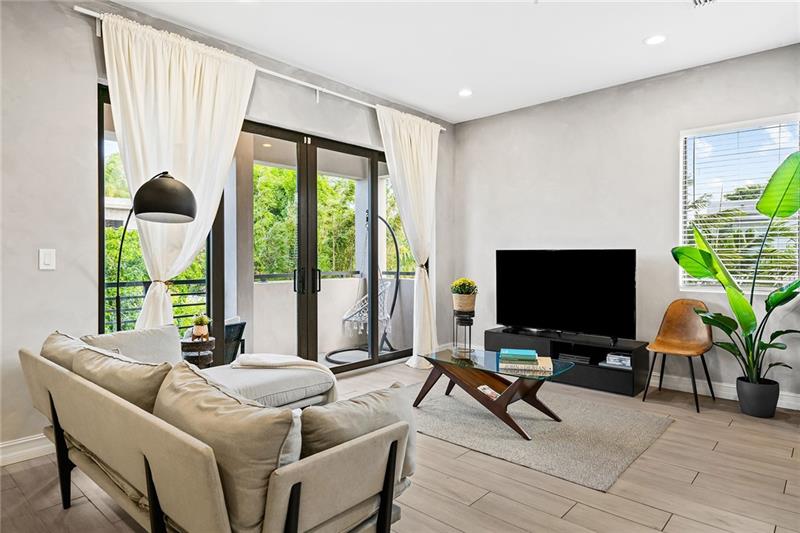 825 North 17th Terrace, Fort Lauderdale, FL 33304 5 Olga Hernandez Realtor Homes For Sale Florida 2