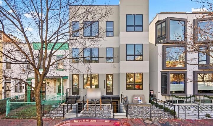 517 M St NE #2