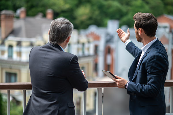 CRE Investor Services Commercial Real Estate Services 2