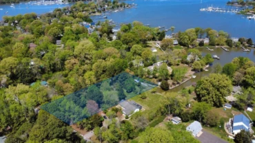 New Construction – Luxury Home on 1-Acre Waterfront Lot